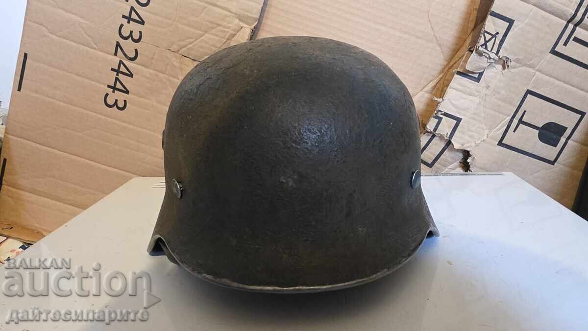Casca germană veche cu preț € 225.00 | 440.06 BGN Casca germană veche cu preț € 225.00 | 440.06 BGN