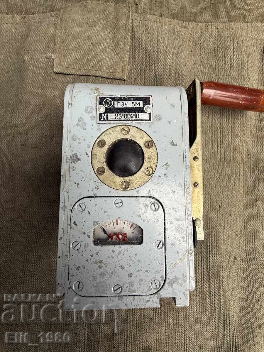 Generator militar manual
