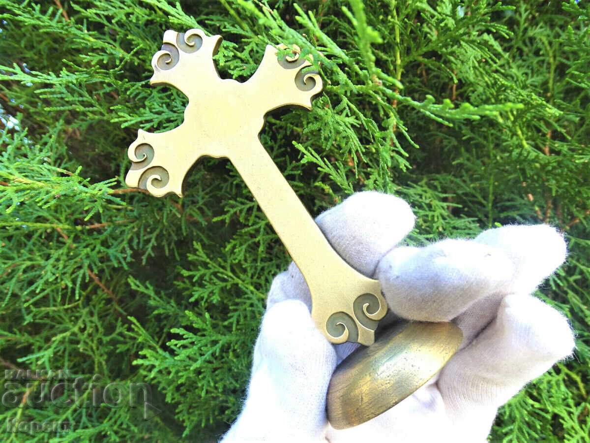 Δημοπρασία Επιτραπέζιο μπρούτζινο σταυρό