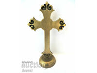 Table bronze cross
