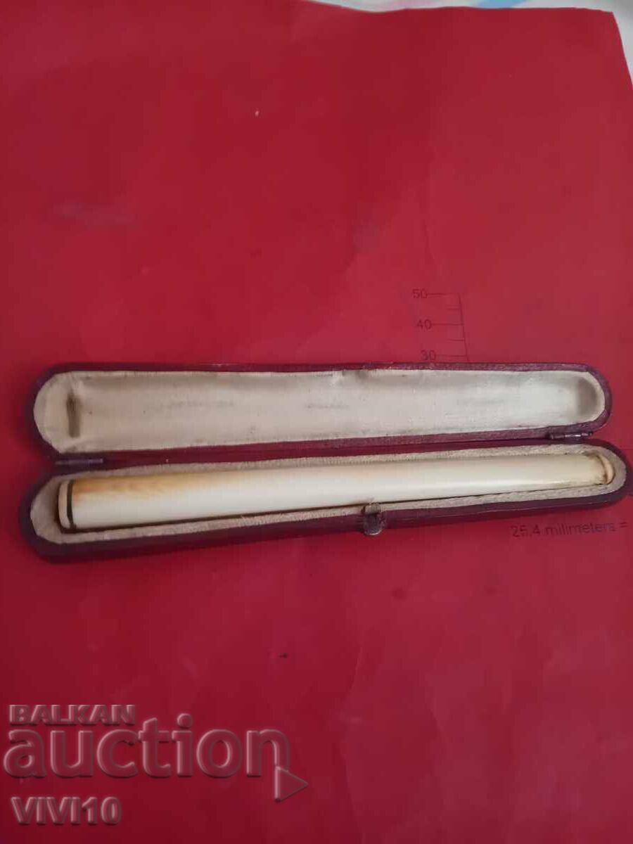 Țigaretă veche, os, Franța