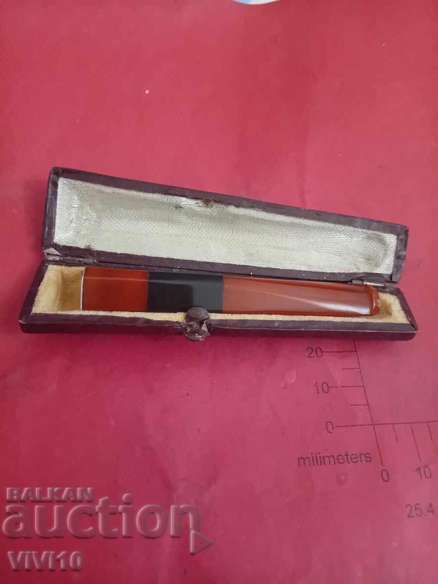 Țigaretă veche, chihlimbar, Franța cu preț € 45.00 | 88.01 BGN