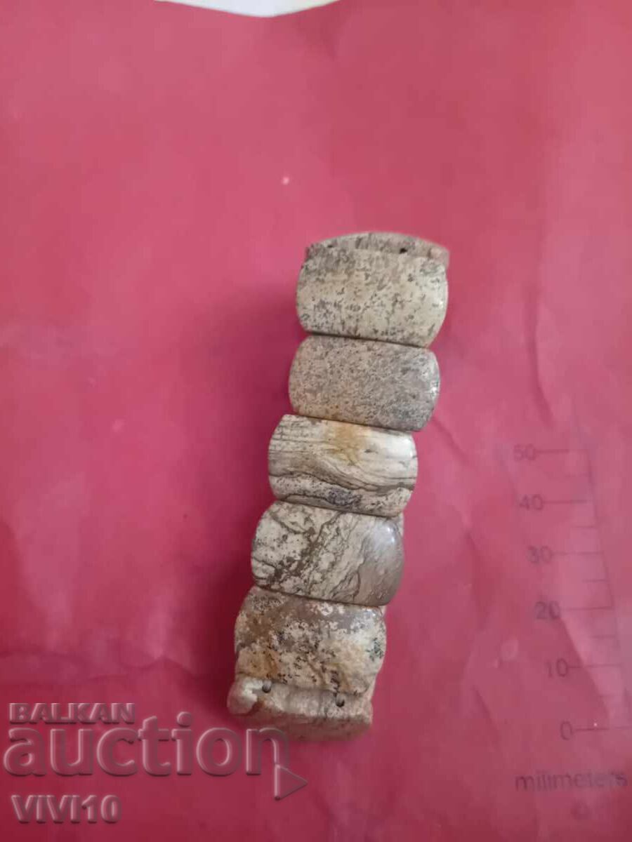 Brățară veche din jasp cu preț € 20.00 | 39.12 BGN Brățară veche din jasp cu preț € 20.00 | 39.12 BGN