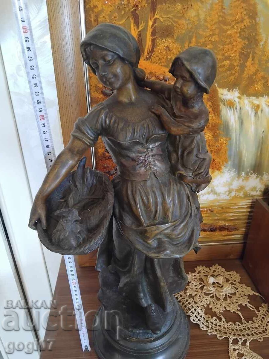 Sculptură veche de autor cu preț € 465.00 | 909.46 BGN Sculptură veche de autor cu preț € 465.00 | 909.46 BGN