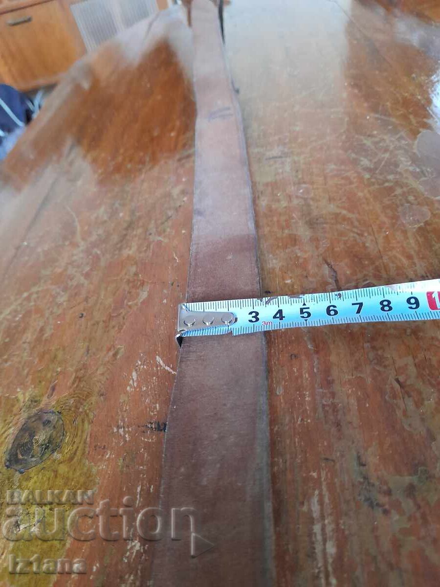 Licitație Curea veche de piele, curea de pușcă