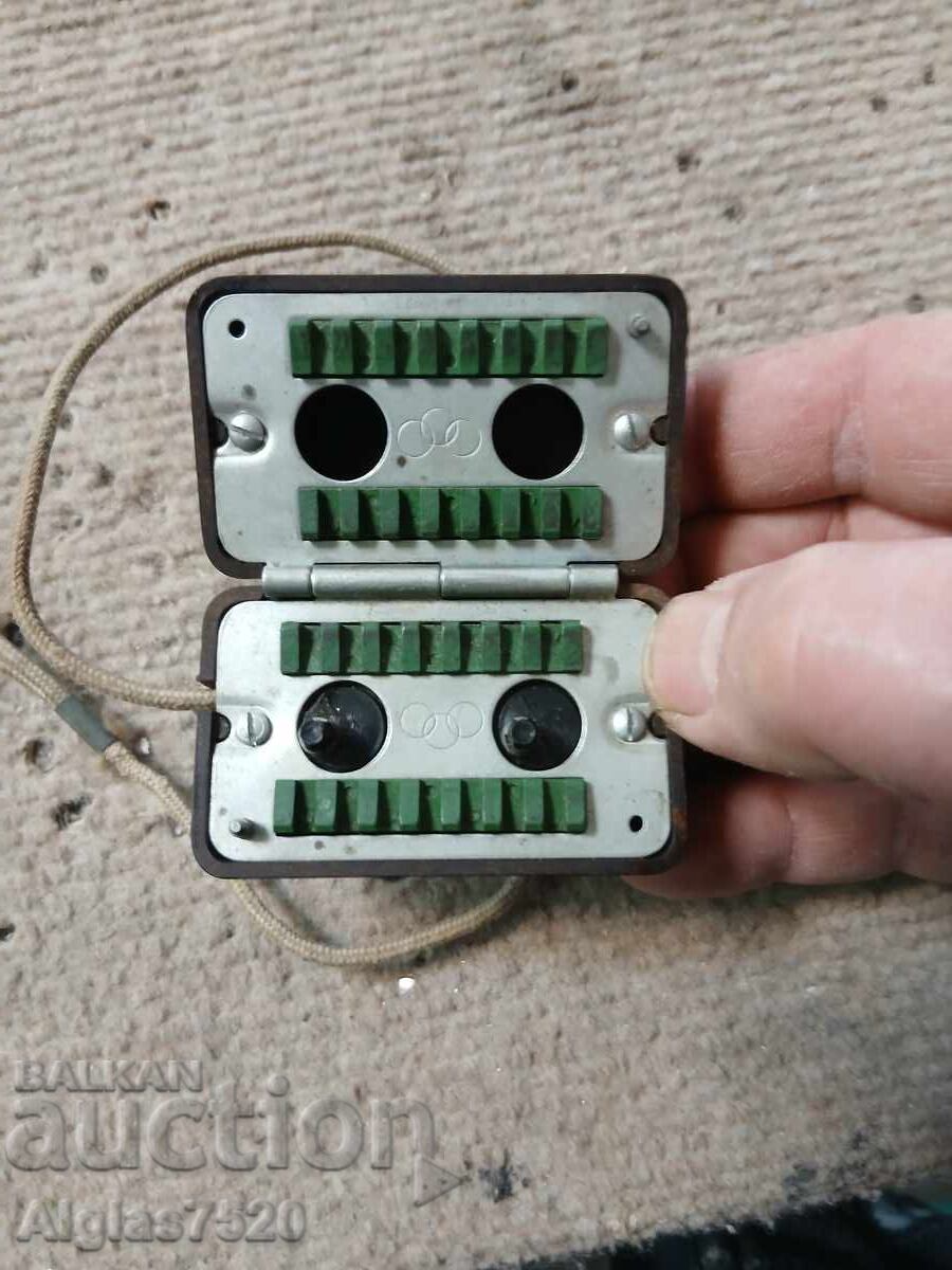 Mașină de ascuțit pentru aparate de ras de frizerie cu preț € 17.00 | 33.25 BGN