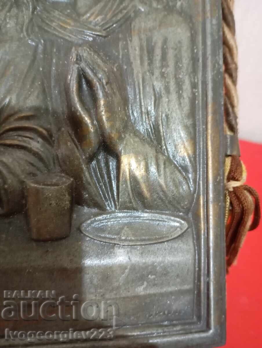 Icoană veche, placă de perete cu preț € 29.00 | 56.72 BGN