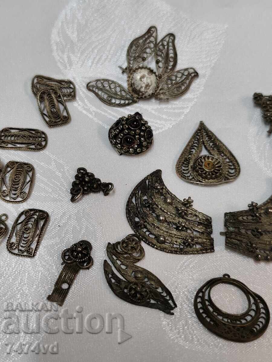 Livrarea Lot antic de detalii filigranate vechi, rămase, bijuterii Livrarea Lot antic de detalii filigranate vechi, rămase, bijuterii