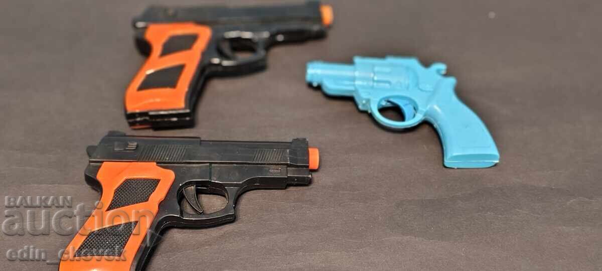 3 παλιά πλαστικά πιστολάκια