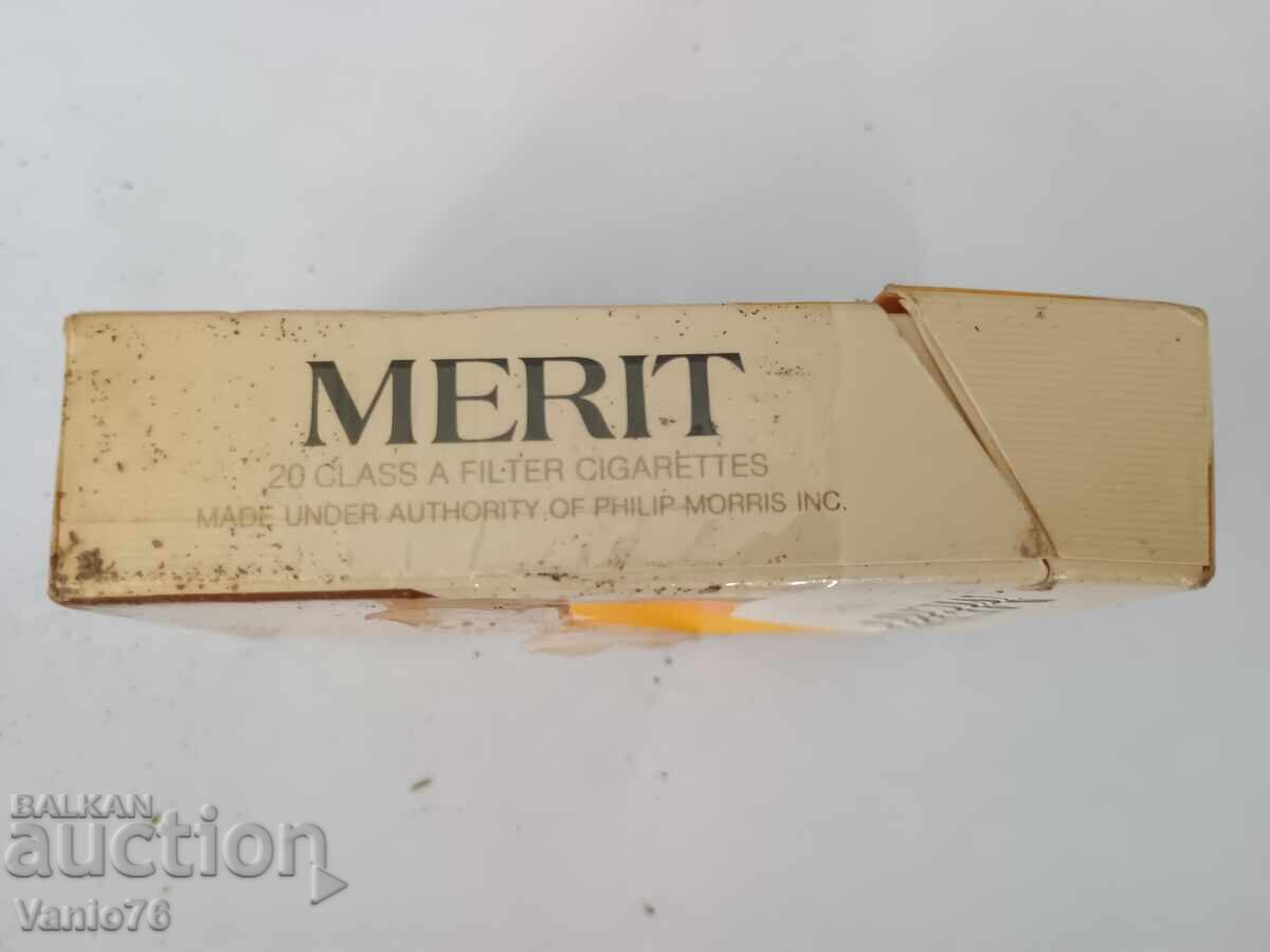 Auction  MERIT Box with Cigarettes (read description)