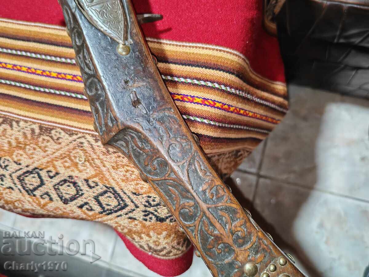 Licitație Veche față