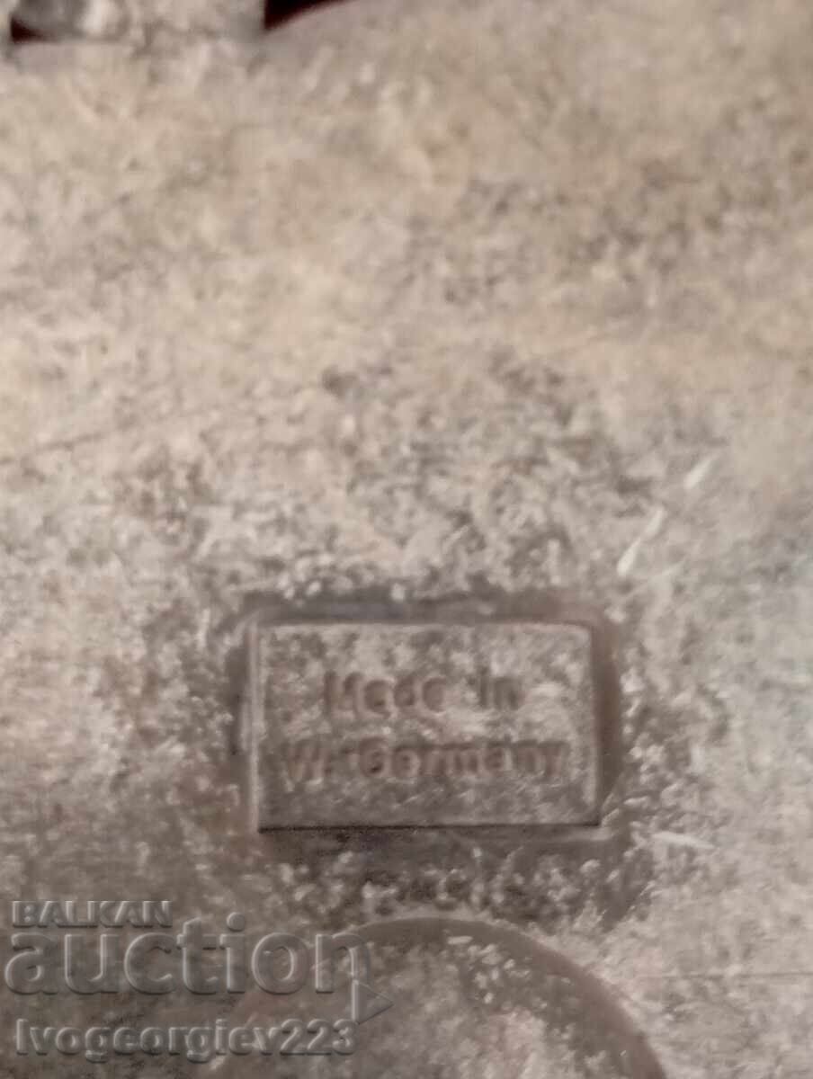 Livrarea Plachetă, decorație pentru perete