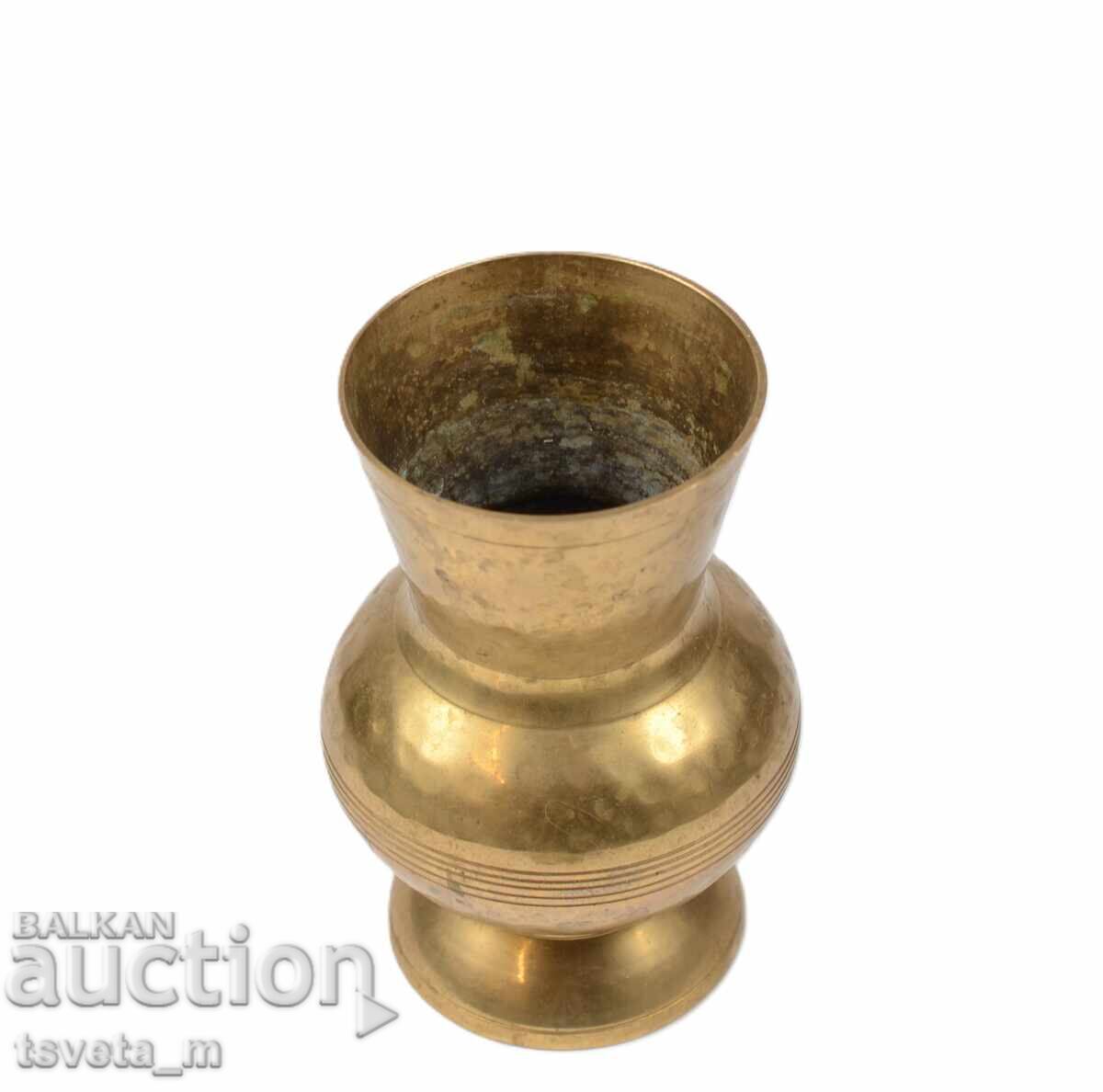 Auction  Antique bronze vase