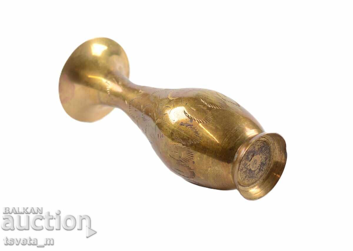 Доставка на Старинна бронзова ваза