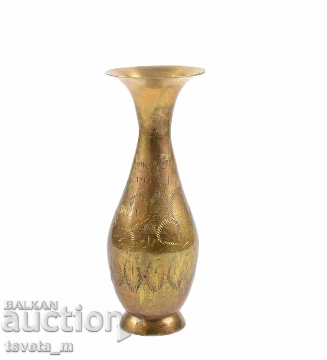 Старинна бронзова ваза