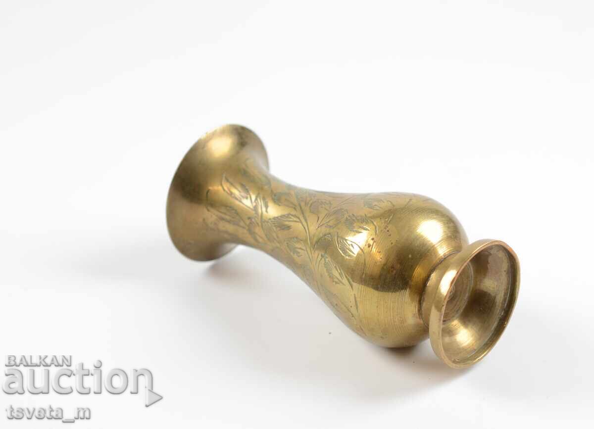 Delivery of Antique bronze vase