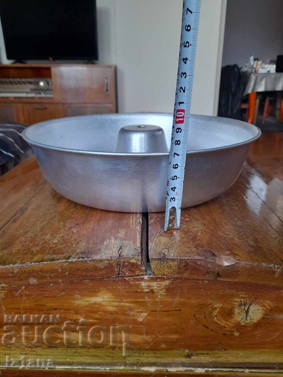 Tava veche de aluminiu pentru tort - 5 Tava veche de aluminiu pentru tort - 5