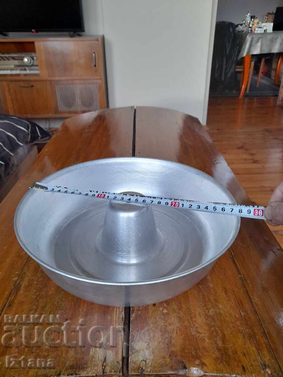 Tava veche de aluminiu pentru tort - 6 Tava veche de aluminiu pentru tort - 6