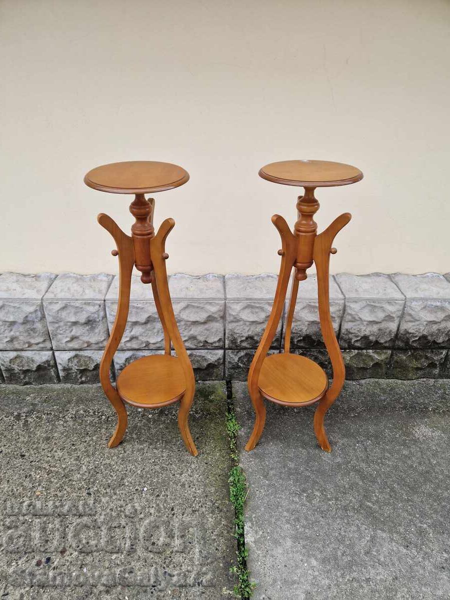 Pereche de măsuțe înalte din lemn, antice, superbe cu preț € 198.00 | 387.26 BGN