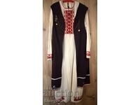 Носия - риза, джубе, накит