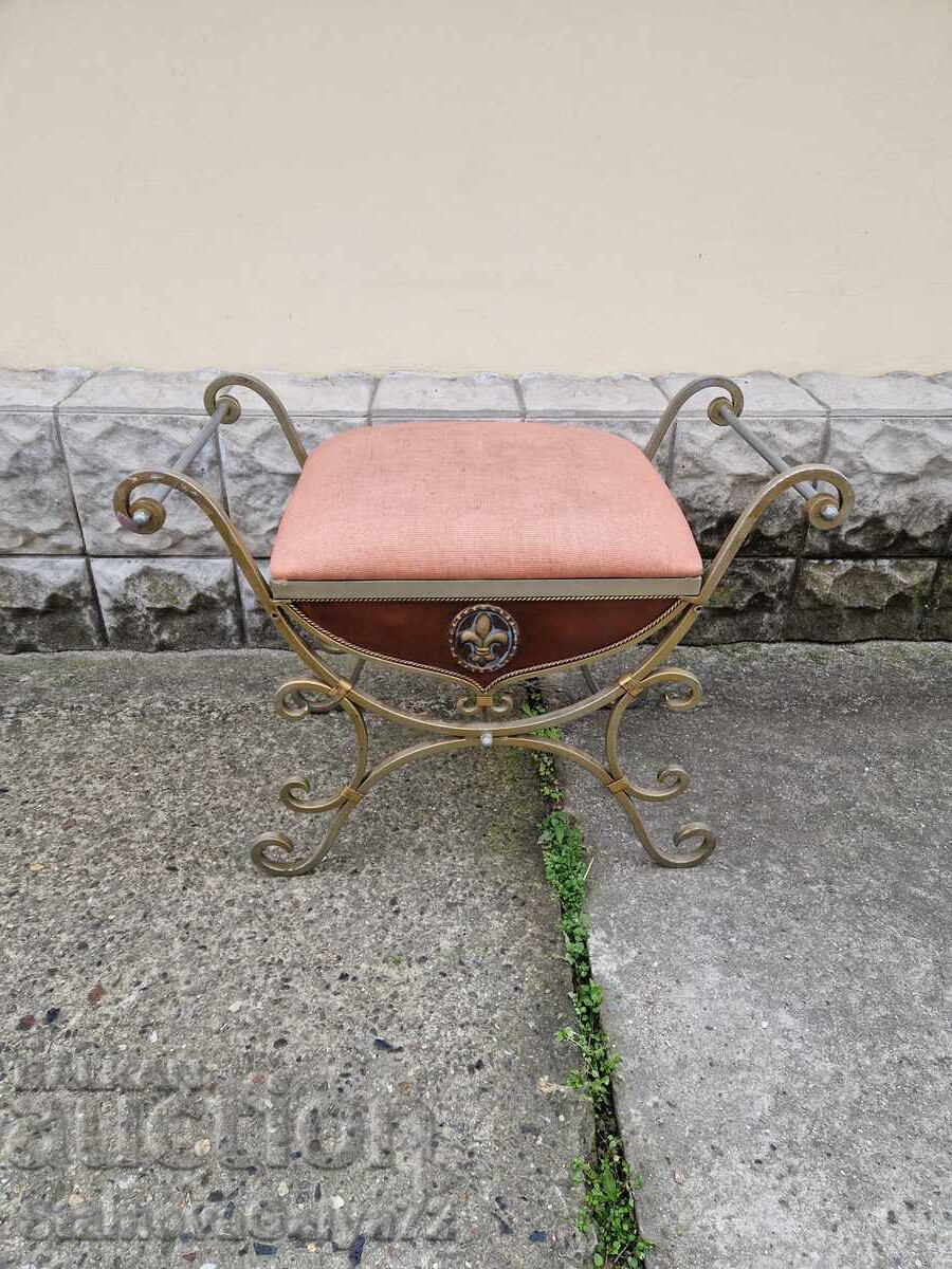 Рядка антикварна френска табуретка пейка Регентство с цена € 247.00 | 483.09 лв.