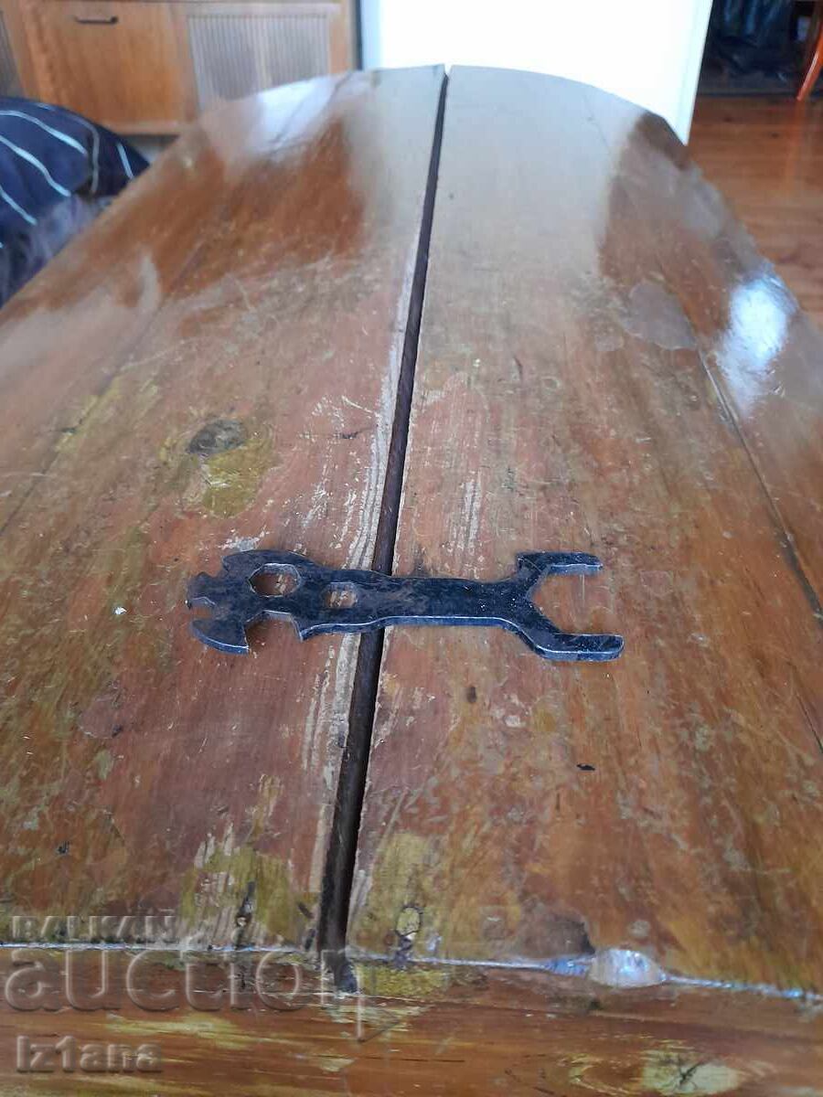 Стар велосипеден ключ