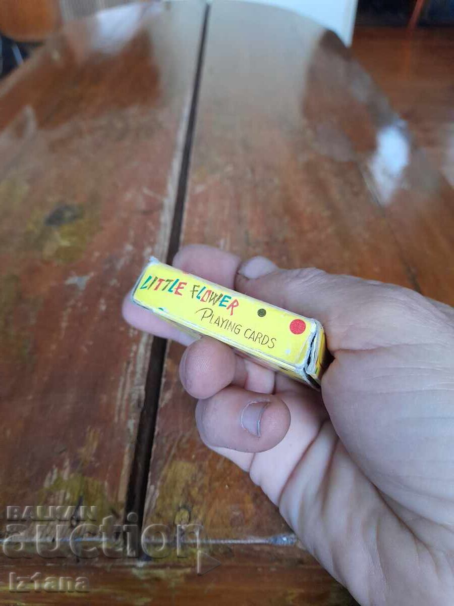 Стари карти за игра Little Flower с цена € 22.00 | 43.03 лв. Стари карти за игра Little Flower с цена € 22.00 | 43.03 лв.