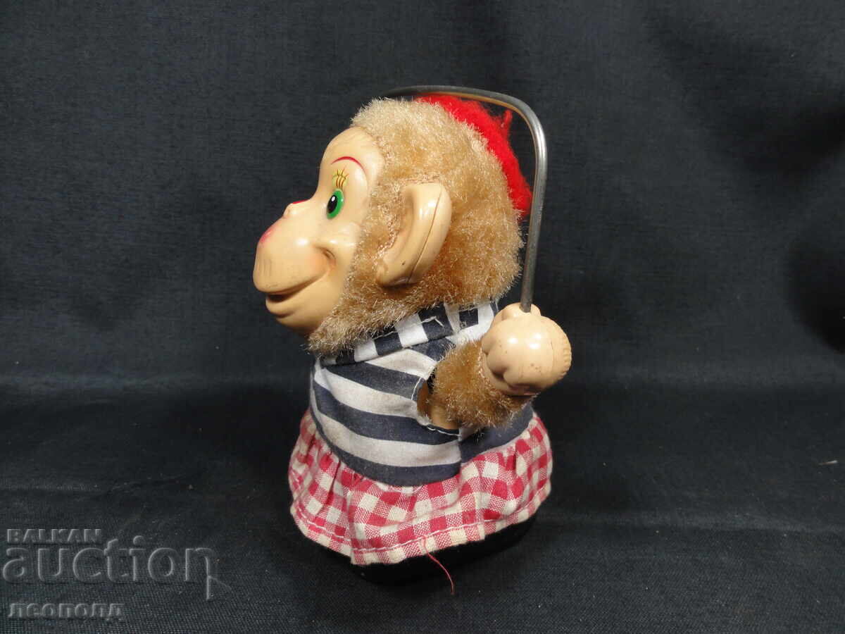 BZTS VECHE RETRO SOCIALISTĂ JUCĂRIE DIN PLASTIC MĂIMUȚĂ cu preț € 0.01 | 0.02 BGN