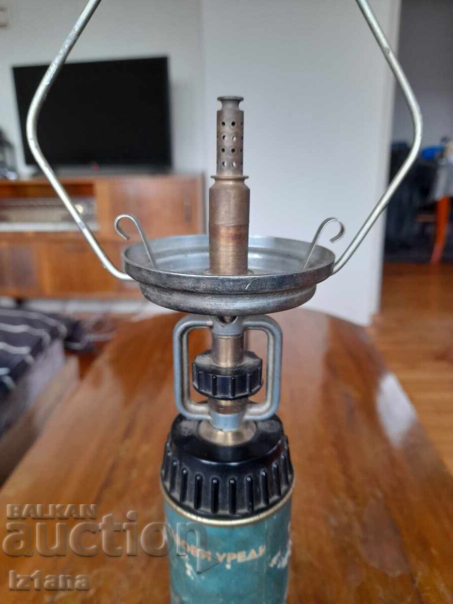 Доставка на Стара туристическа газова лампа Доставка на Стара туристическа газова лампа