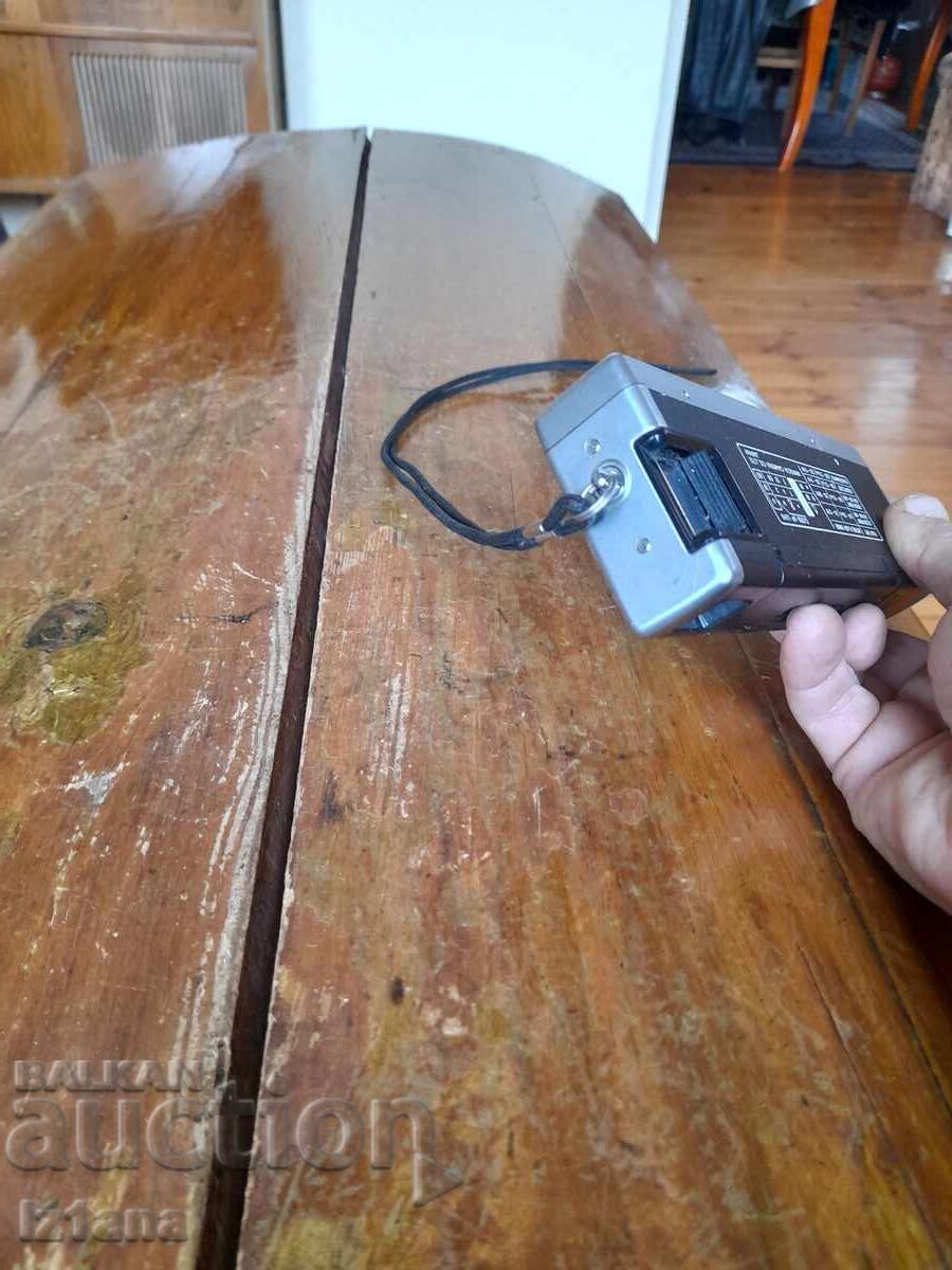 Стар фотоапарат Minolta Autopak 450E - 6