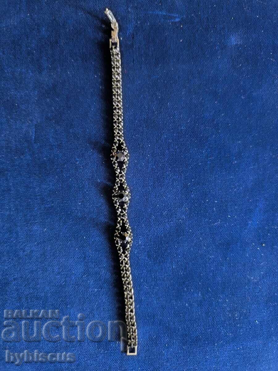 Аукцион Стара вносна огърлица Аукцион Стара вносна огърлица