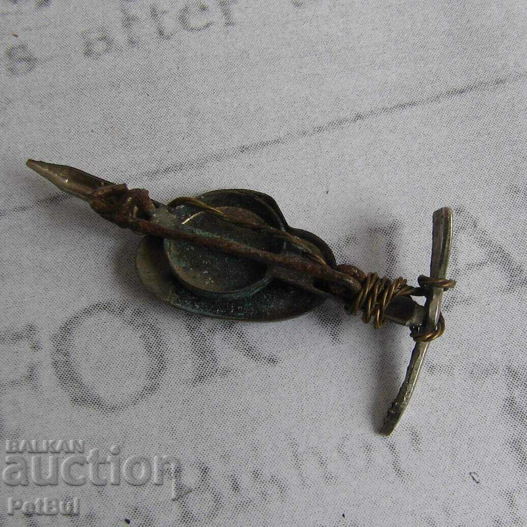 Παλαιό Σήμα Τουριστικού Καπέλου με Εντελβάις, Τσεκούρι και Σχοινί με τιμή € 14.99 | 29.32 BGN