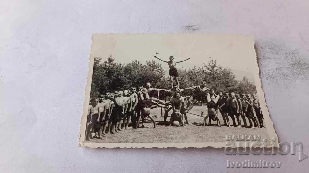 Φωτογραφία Αγοριών με τους δασκάλους τους