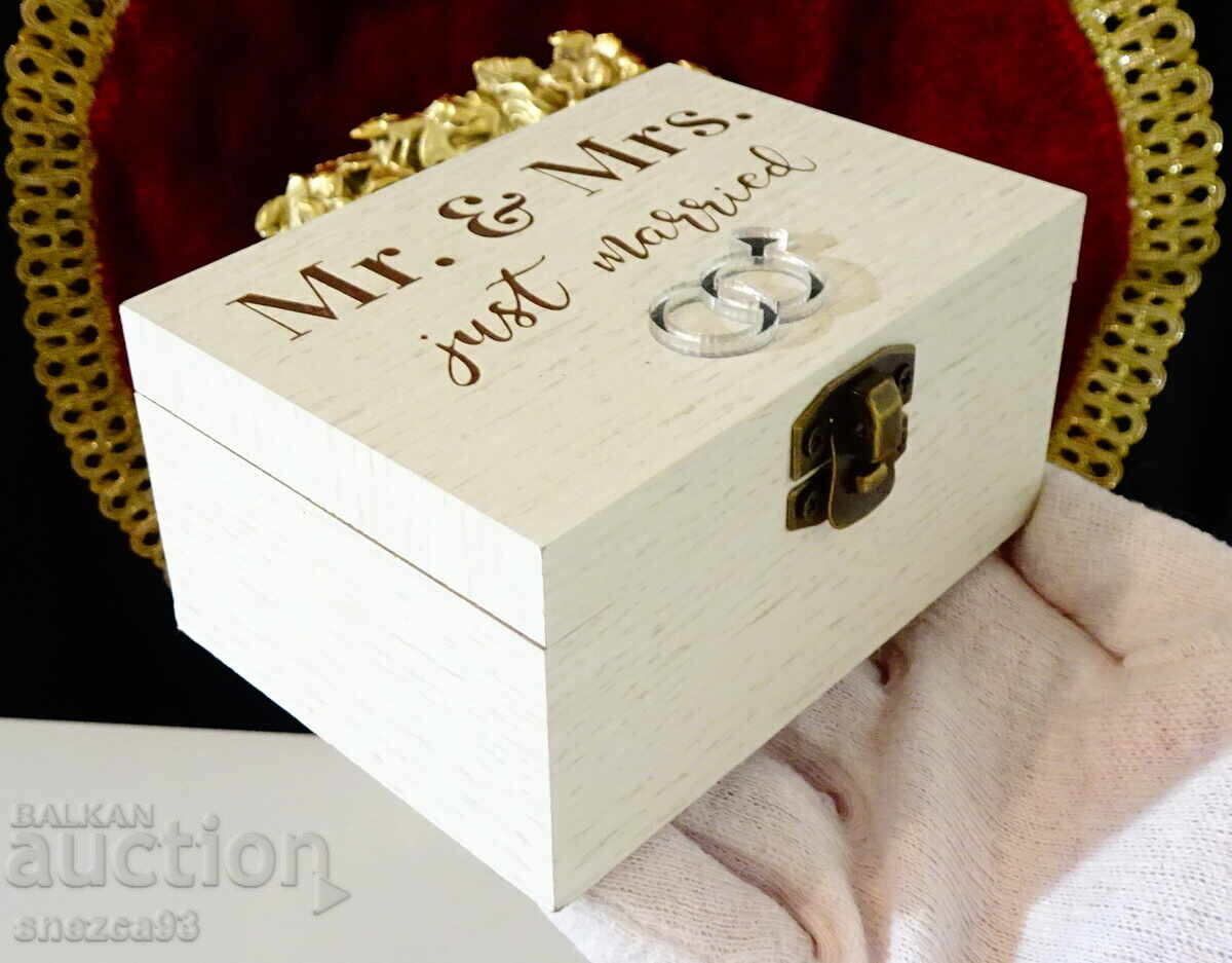 Licitație Cutie muzicală pentru bijuterii, Marșul nupțial, lemn natural Licitație Cutie muzicală pentru bijuterii, Marșul nupțial, lemn natural