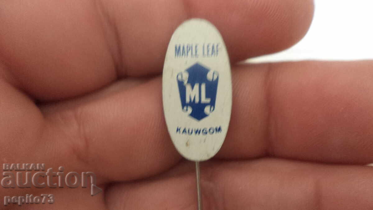 Advertising badge, Maple Leaf, chewing gum brand