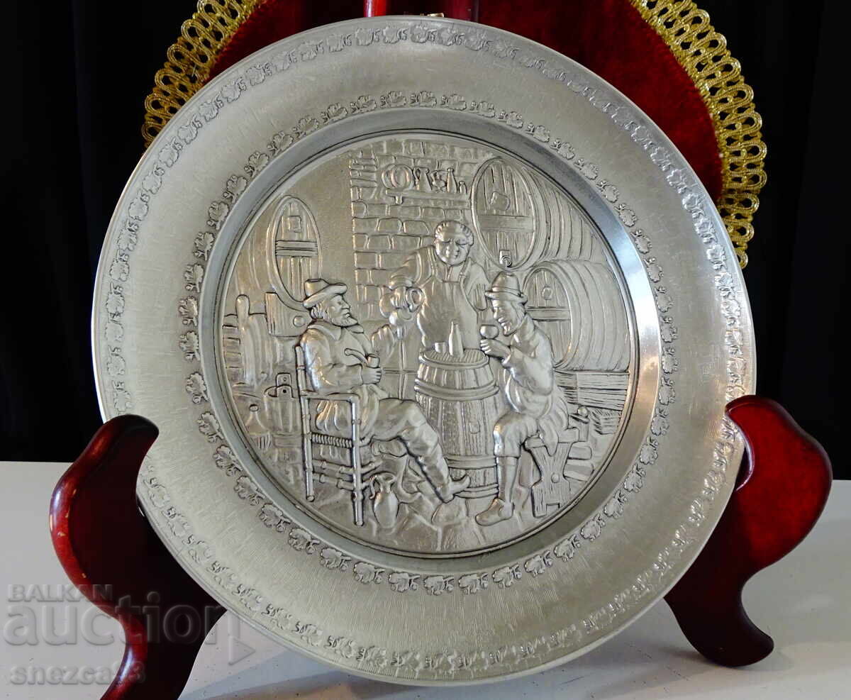 Farfurie de staniu pictură „În pivniță” de Eduard von Grützner cu preț € 12.00 | 23.47 BGN