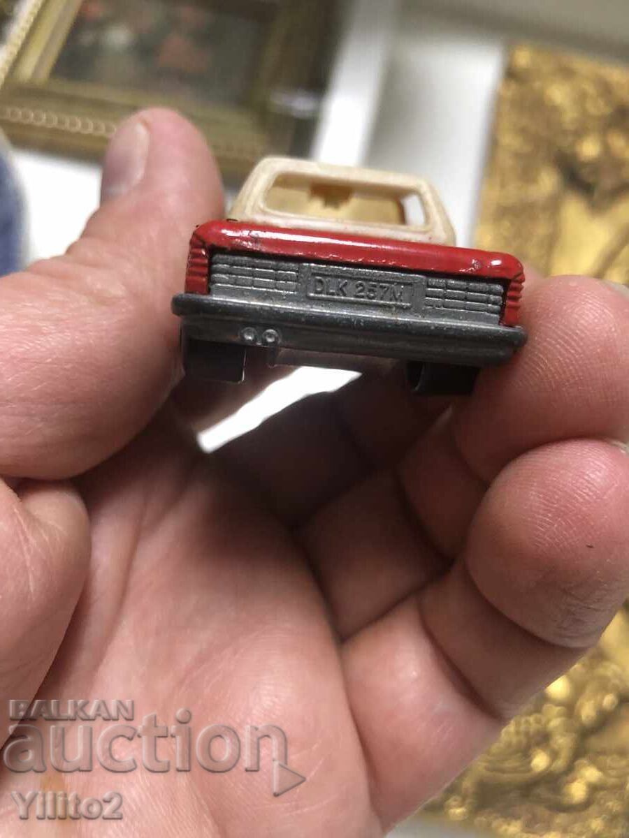 Livrarea Matchbox Mercedes 350sl Livrarea Matchbox Mercedes 350sl