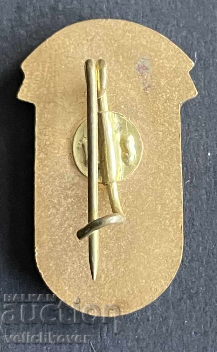 42809 România insignă Federația Română de Alpinism anii '70 cu preț € 3.00 | 5.87 BGN 42809 România insignă Federația Română de Alpinism anii '70 cu preț € 3.00 | 5.87 BGN