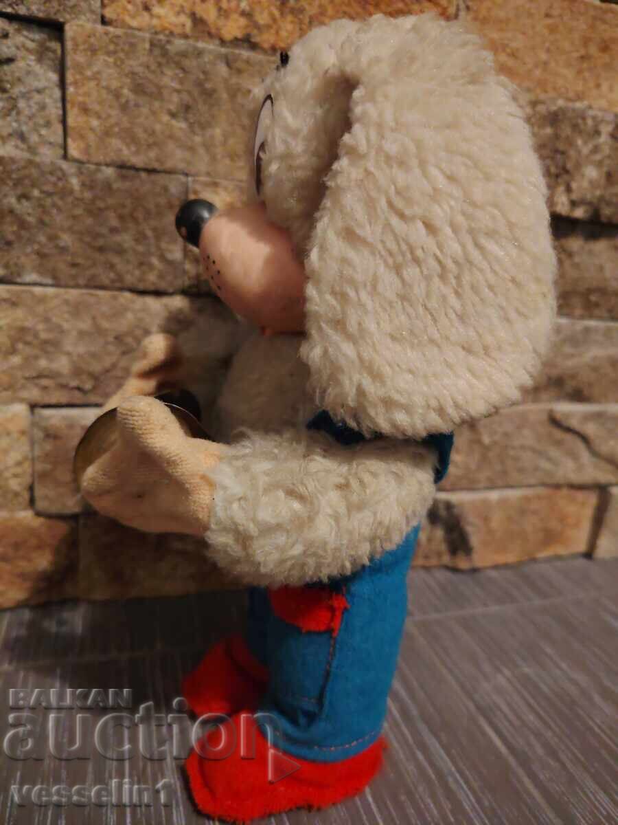 Παράδοση Παλιά κούκλα παιχνίδι με κουρδιστό σκυλάκι με πιατίνια