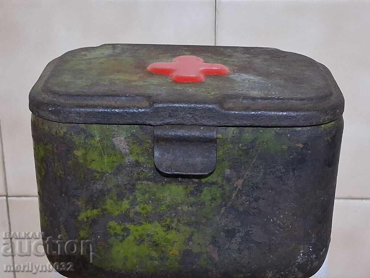 Παράδοση Παλιό μεταλλικό κουτί από στρατιωτική μοτοσυκλέτα, μηχανή, φαρμακείο Παράδοση Παλιό μεταλλικό κουτί από στρατιωτική μοτοσυκλέτα, μηχανή, φαρμακείο