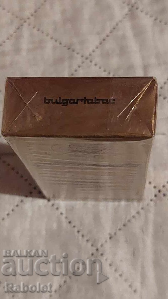 Παράδοση Τσιγάρα για συλλογή Παράδοση Τσιγάρα για συλλογή