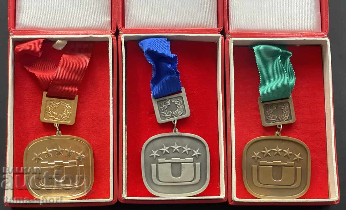 1852 Bulgaria trei medalii de premiu Universiada Sofia 1977 cu preț € 300.00 | 586.75 BGN