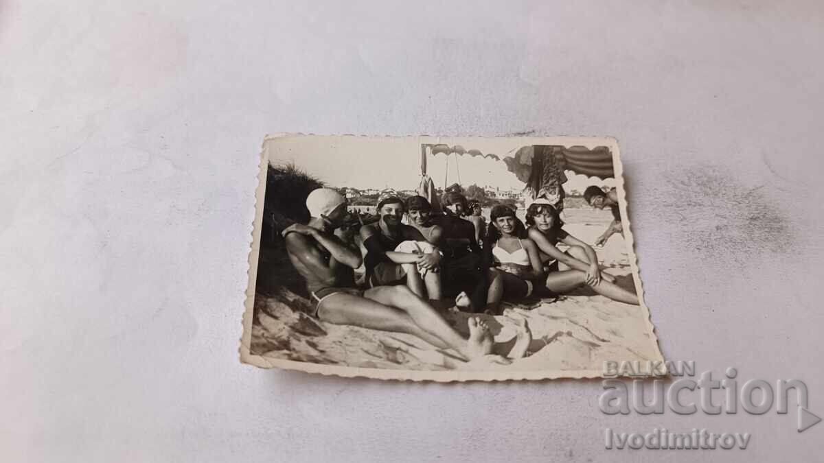 Photo Primorsko: Young Men and Women on the Beach, 1960