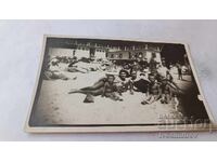 Fotografie Varna Băieți și fete pe plajă 1931