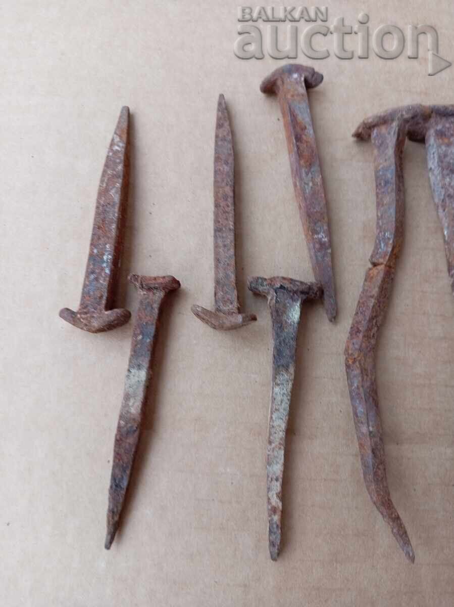 Cuie forjate vechi cuie lot cuie cui cu preț € 21.00 | 41.07 BGN