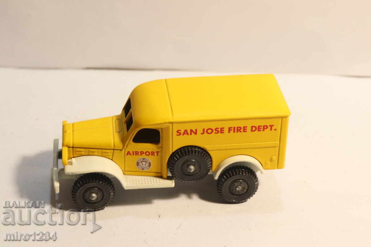 LLEDO  1/43?   ПОЖАРНА  КОЛИЧКА  ИГРАЧКА  РЕТРО  МОДЕЛ с цена € 0.01 | 0.02 лв.