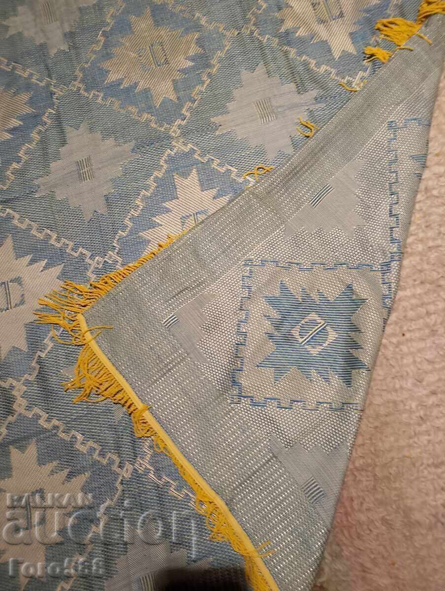 Față de masă cu preț € 10.00 | 19.56 BGN