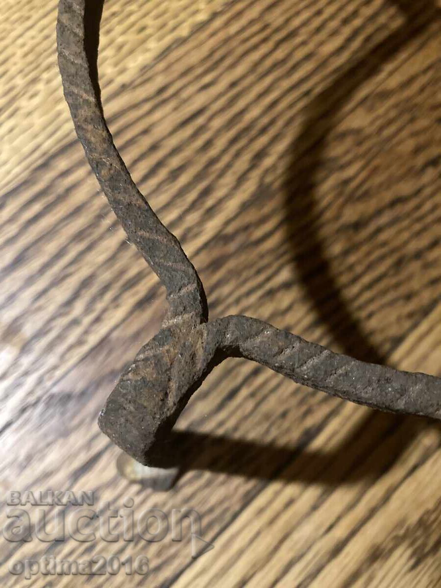 Fierărie forjată de maestru cu preț € 19.00 | 37.16 BGN Fierărie forjată de maestru cu preț € 19.00 | 37.16 BGN