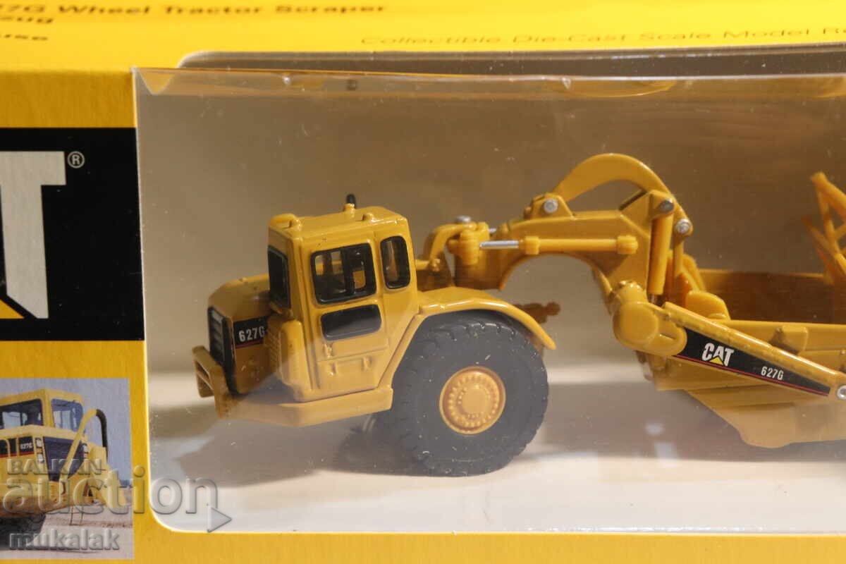 Auction  CAT 1/87 H0 TRACTOR EXCAVATOR FRONT LOADER TRAILER CART MODEL
