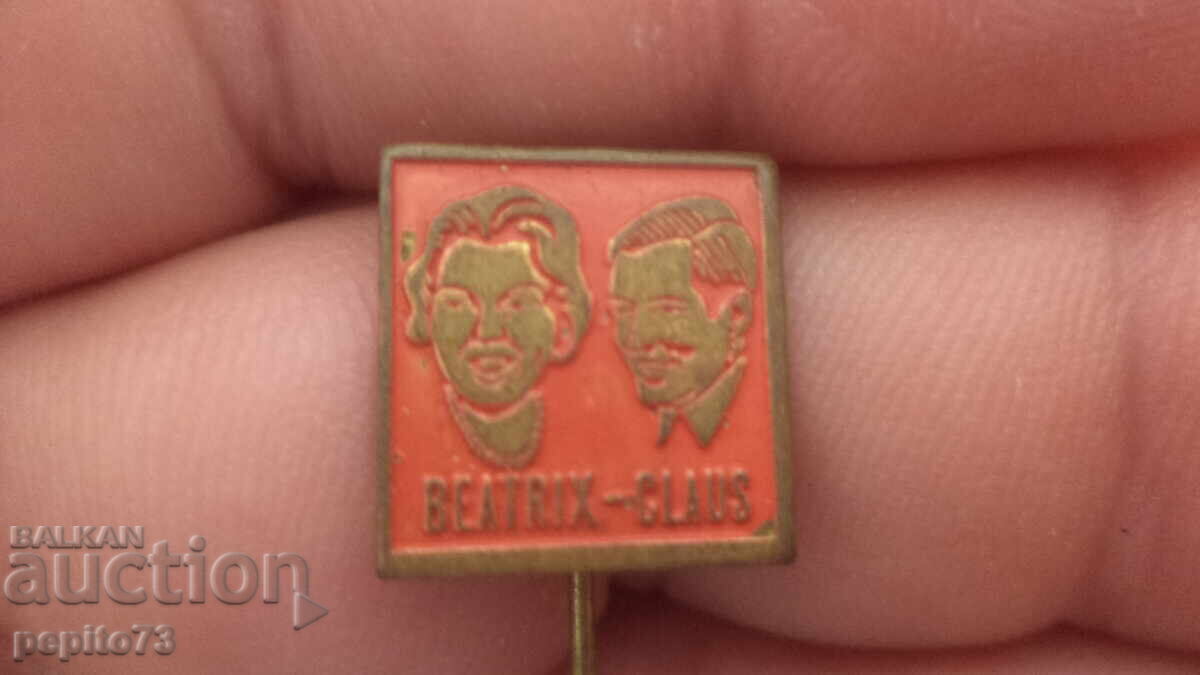 Advertising badge, Beatriy Claus, Beatrix and Klaus